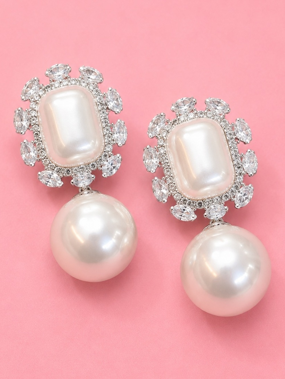 Classic Elegant Pearl Crystal Halo Earrings